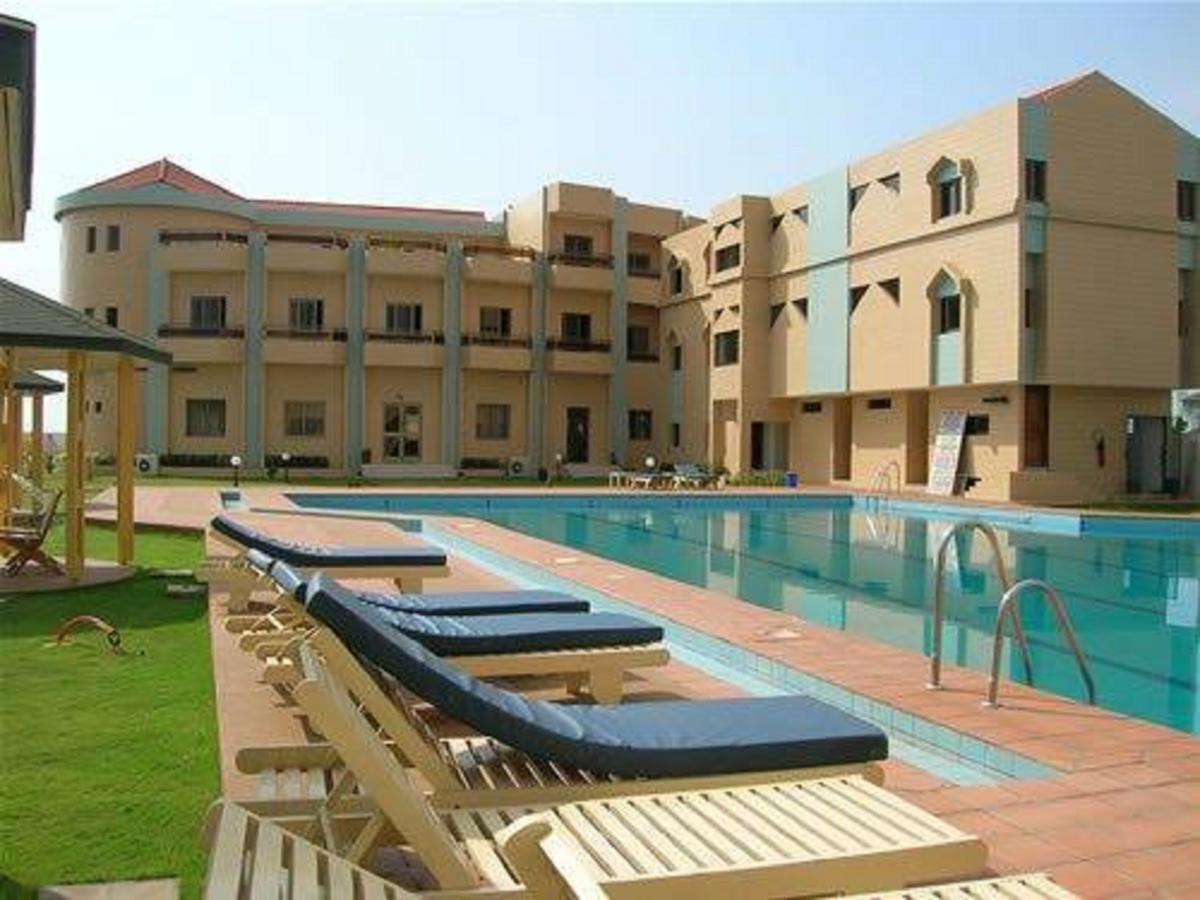 Hotel Ghis Palace Baguida ภายนอก รูปภาพ