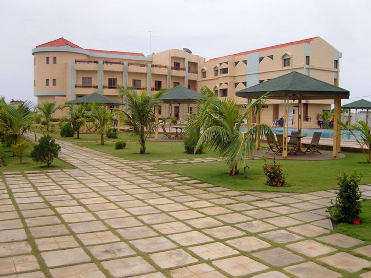 Hotel Ghis Palace Baguida ภายนอก รูปภาพ