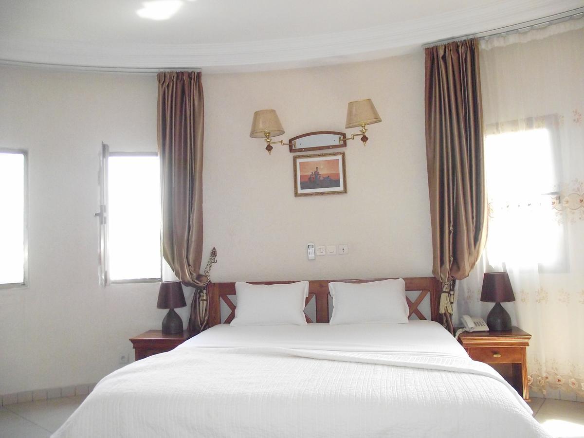 Hotel Ghis Palace Baguida ภายนอก รูปภาพ