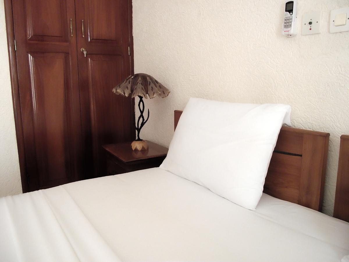 Hotel Ghis Palace Baguida ภายนอก รูปภาพ