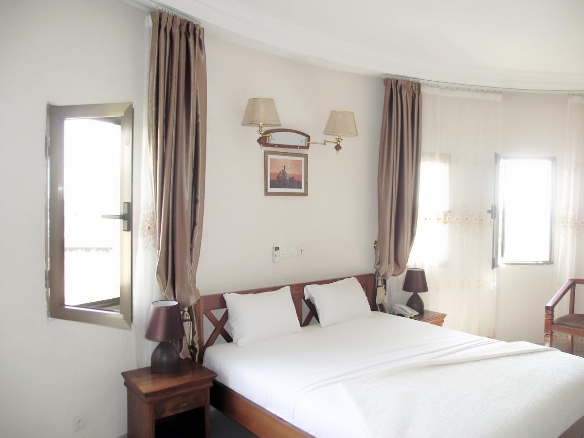 Hotel Ghis Palace Baguida ภายนอก รูปภาพ