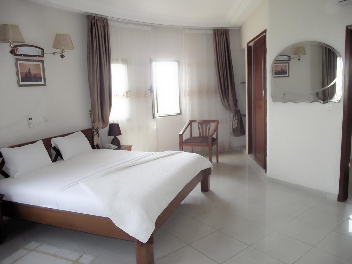 Hotel Ghis Palace Baguida ภายนอก รูปภาพ