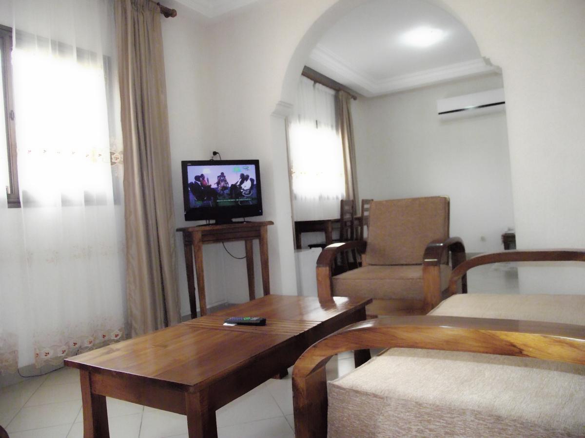 Hotel Ghis Palace Baguida ภายนอก รูปภาพ