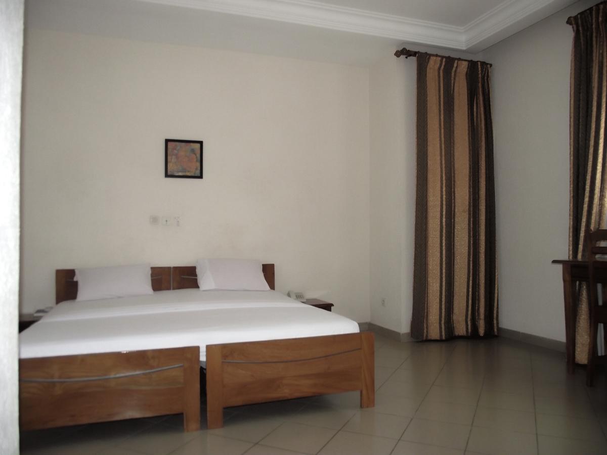 Hotel Ghis Palace Baguida ภายนอก รูปภาพ