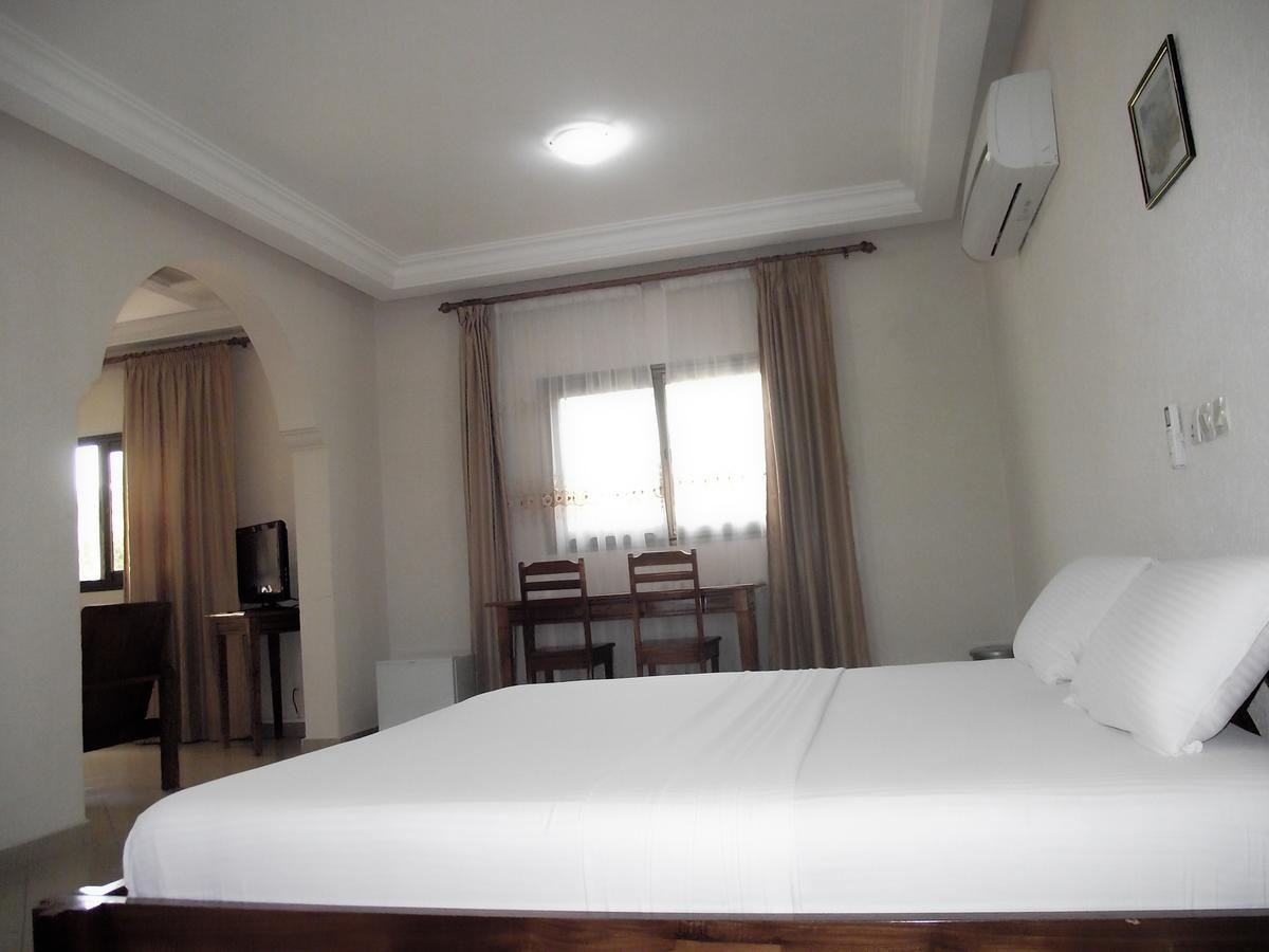 Hotel Ghis Palace Baguida ภายนอก รูปภาพ