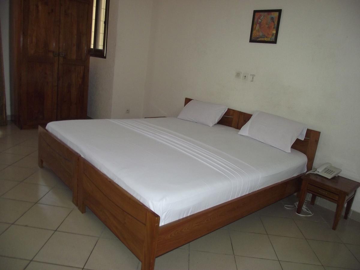Hotel Ghis Palace Baguida ภายนอก รูปภาพ